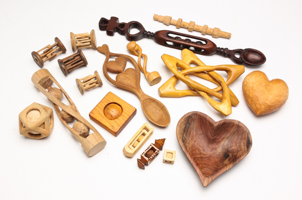 GROUP OF AMERICAN CARVED