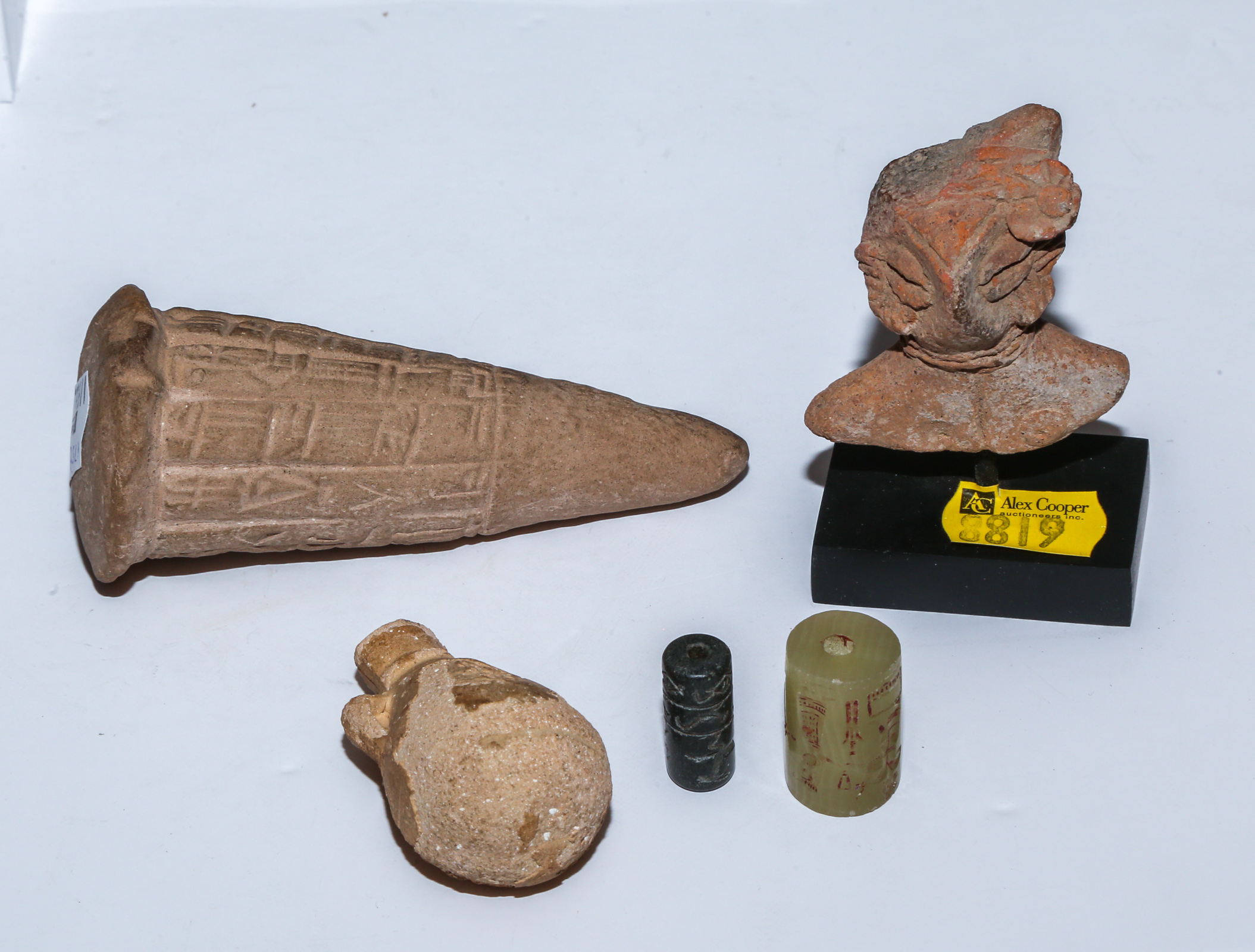 GROUP OF ANCIENT MIDDLE EASTERN