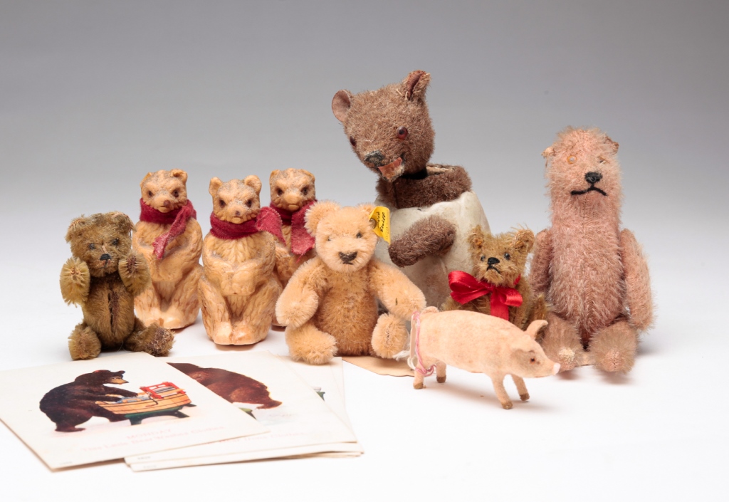 GROUP OF ANIMALS AND TOYS. Late