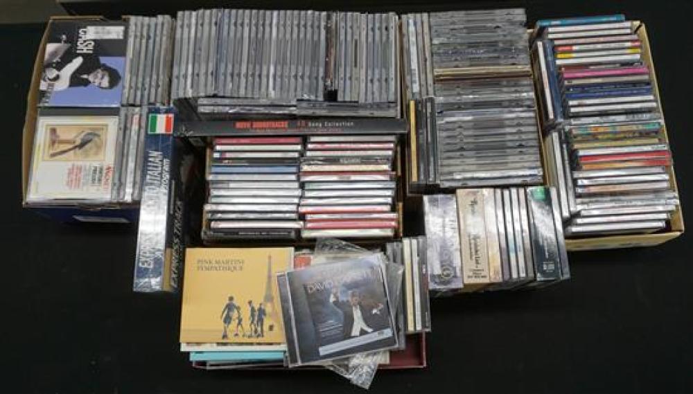 GROUP OF APPROXIMATELY 200 CDS