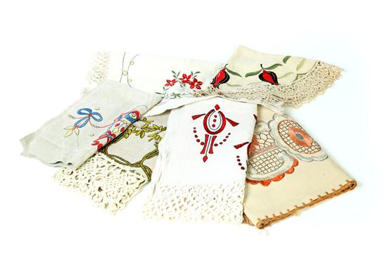 GROUP OF ARTS & CRAFTS TEXTILES. 