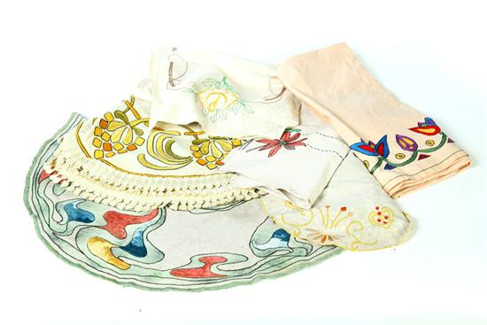 GROUP OF ARTS & CRAFTS TEXTILES. 