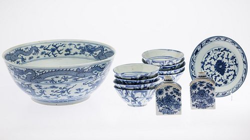 GROUP OF ASIAN BLUE AND WHITE