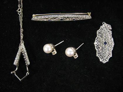 Group of assorted 14 karat white