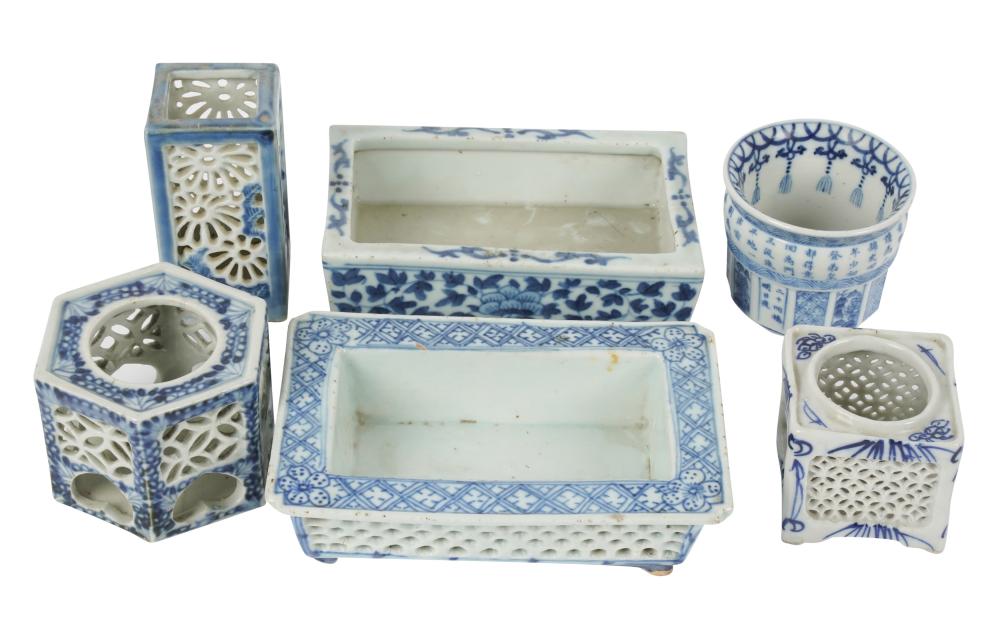 GROUP OF ASSORTED BLUE AND WHITE