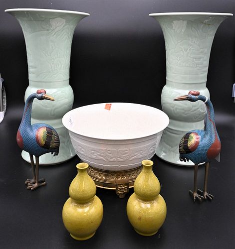 GROUP OF ASSORTED CHINESE ITEMS, TO
