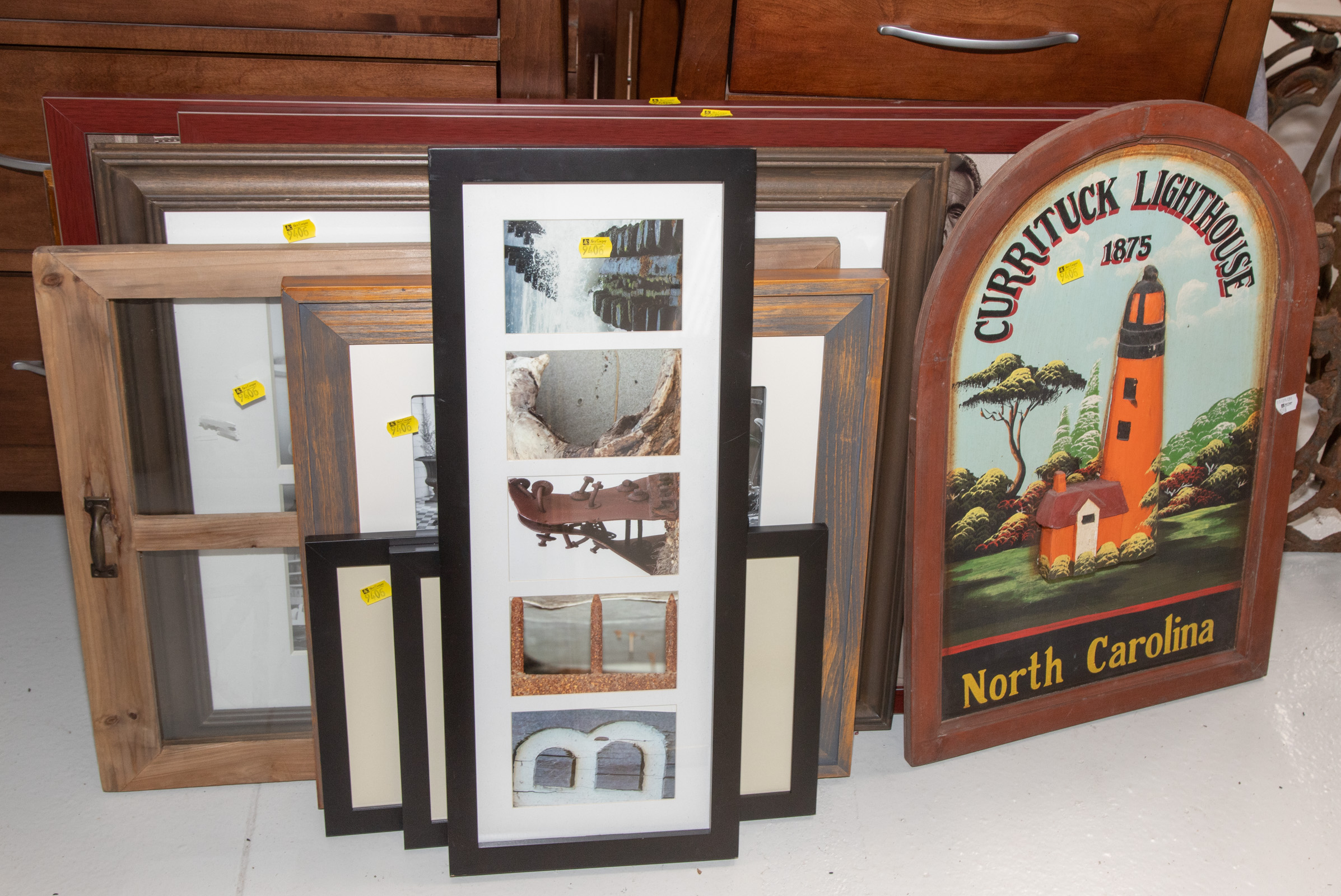 GROUP OF ASSORTED DECORATIVE