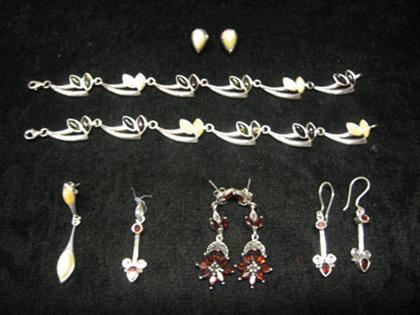 Group of assorted garnet and