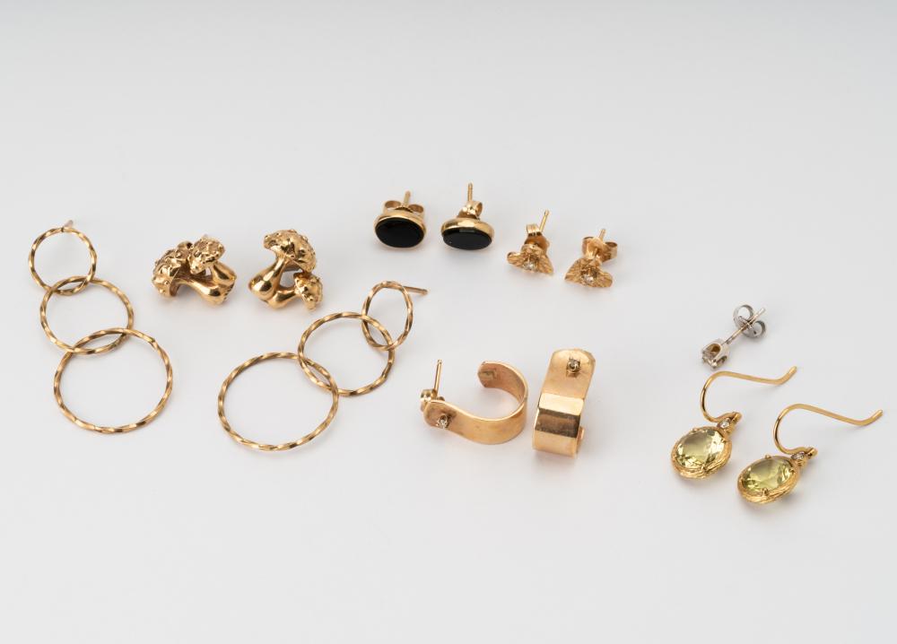 GROUP OF ASSORTED GOLD & GEM-SET