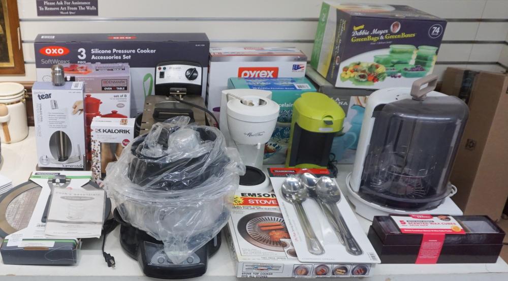 GROUP OF ASSORTED KITCHEN