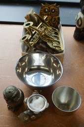 GROUP OF ASSORTED METAL ARTICL