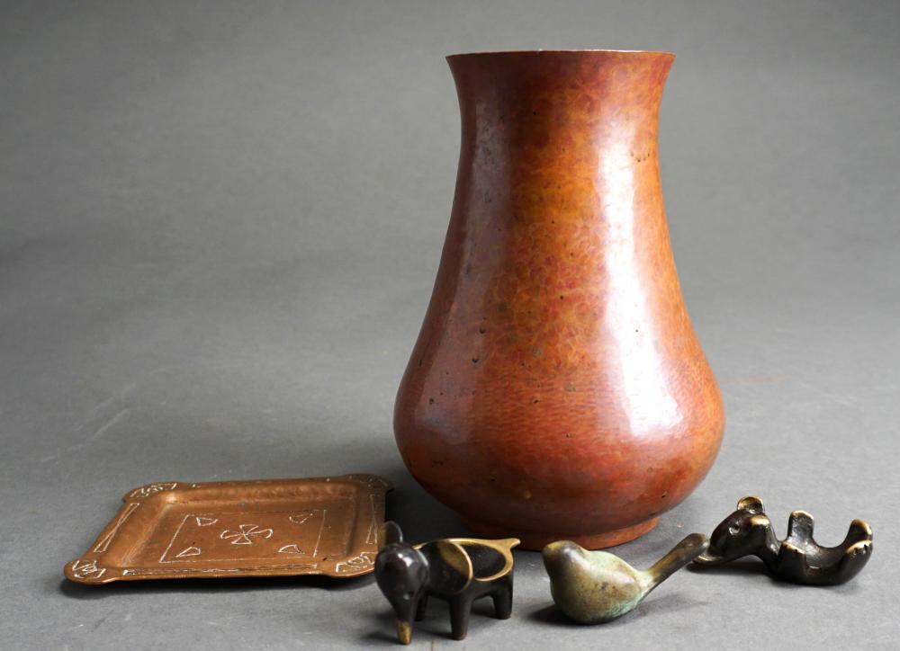 GROUP OF ASSORTED MODERNIST STYLE