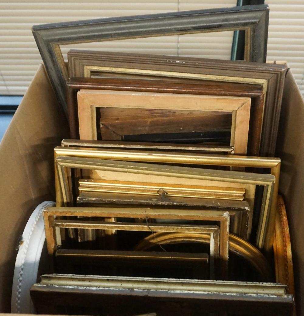 GROUP OF ASSORTED PICTURE FRAMES