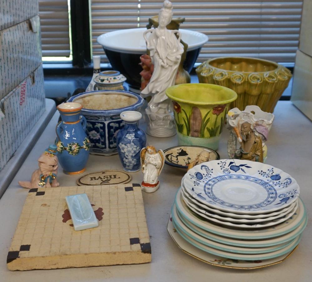 GROUP OF ASSORTED PREDOMINANTLY