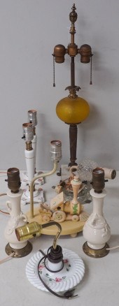 GROUP OF ASSORTED TABLE LAMPSG