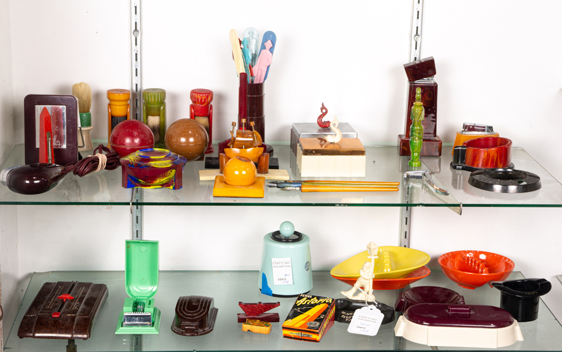 GROUP OF BAKELITE AND OTHER
