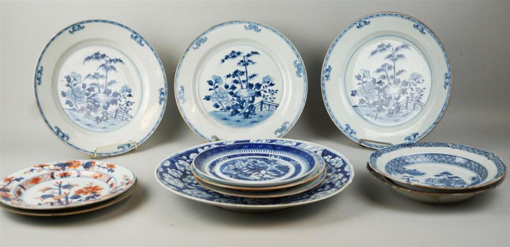 GROUP OF BLUE AND WHITE CHINESE