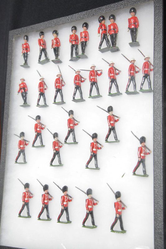 GROUP OF BRITAINS GUARDSMEN.