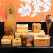GROUP OF BRITISH SOUVENIR TREE