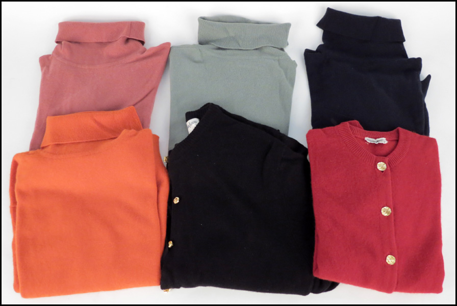 GROUP OF CASHMERE KNITS.