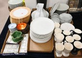 GROUP OF CERAMIC AND PORCELAIN