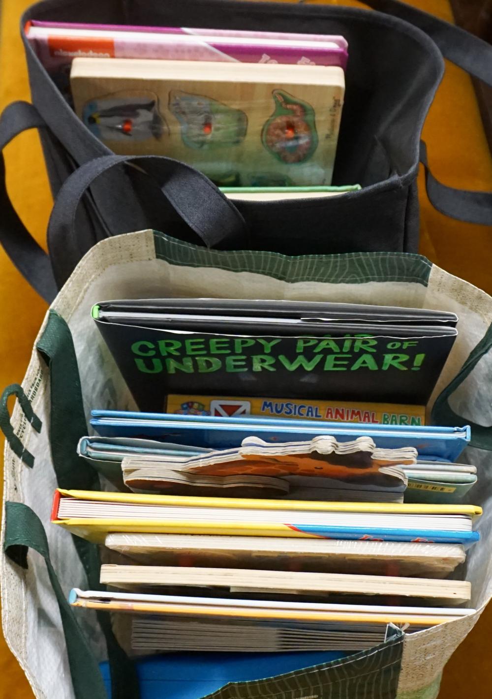 GROUP OF CHILDREN'S BOOKS AND