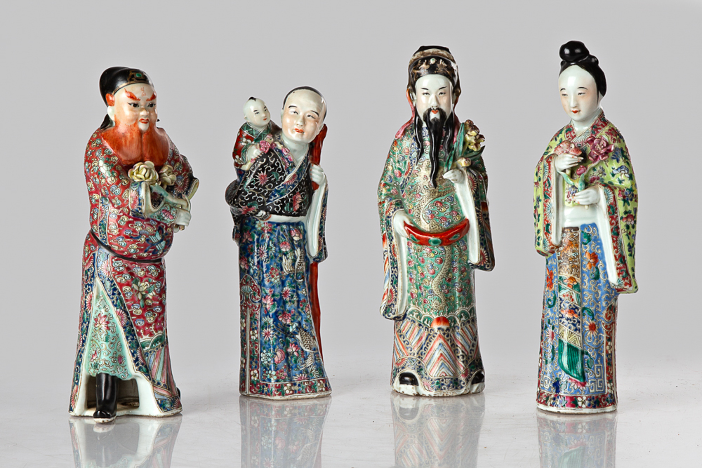 GROUP OF CHINESE COURT FIGURES