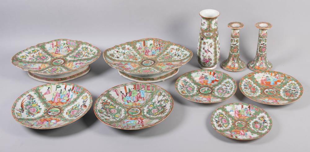 GROUP OF CHINESE EXPORT FAMILLE