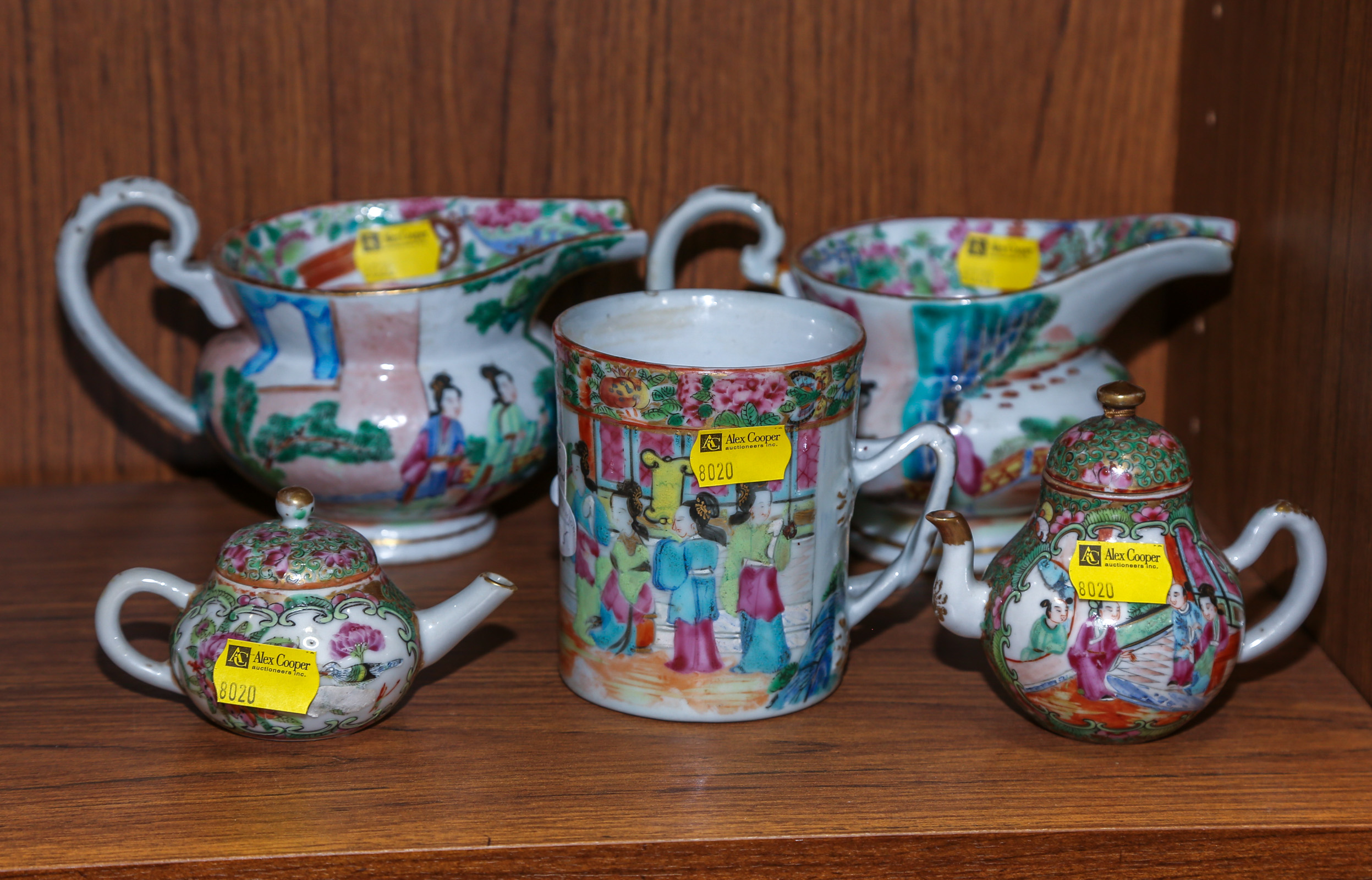 GROUP OF CHINESE EXPORT FAMILLE