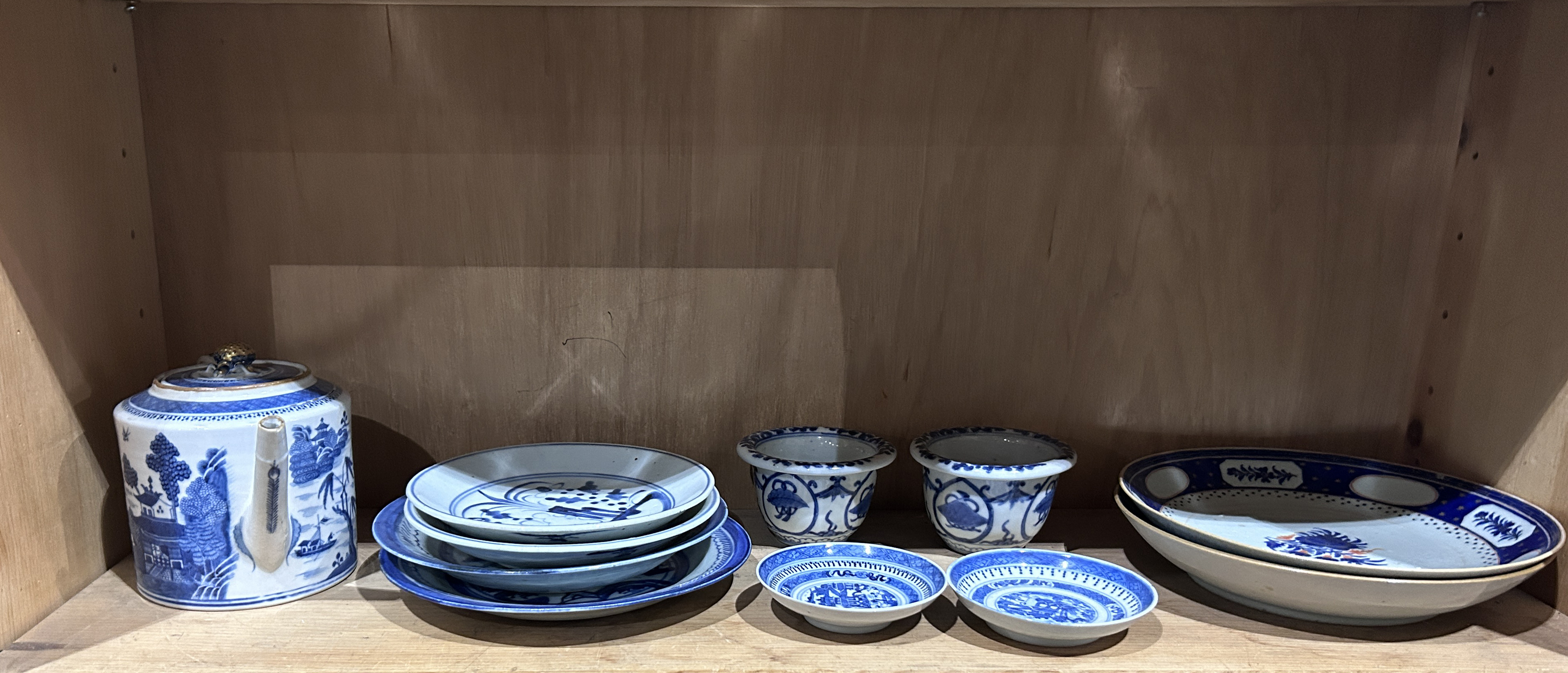 GROUP OF CHINESE EXPORT