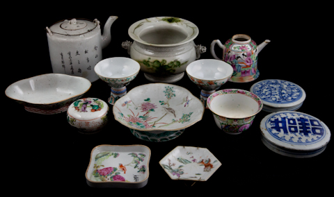 GROUP OF CHINESE FAMILLE ROSE