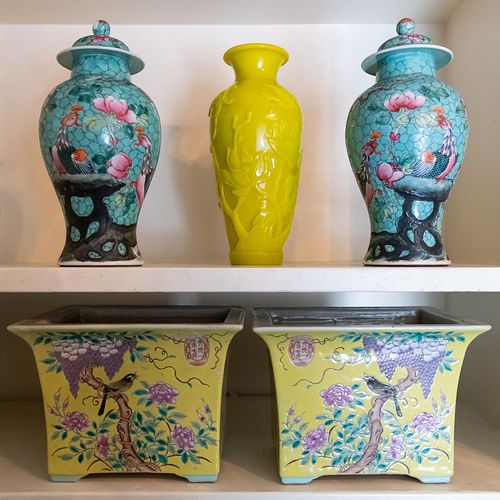 GROUP OF CHINESE PORCELAIN