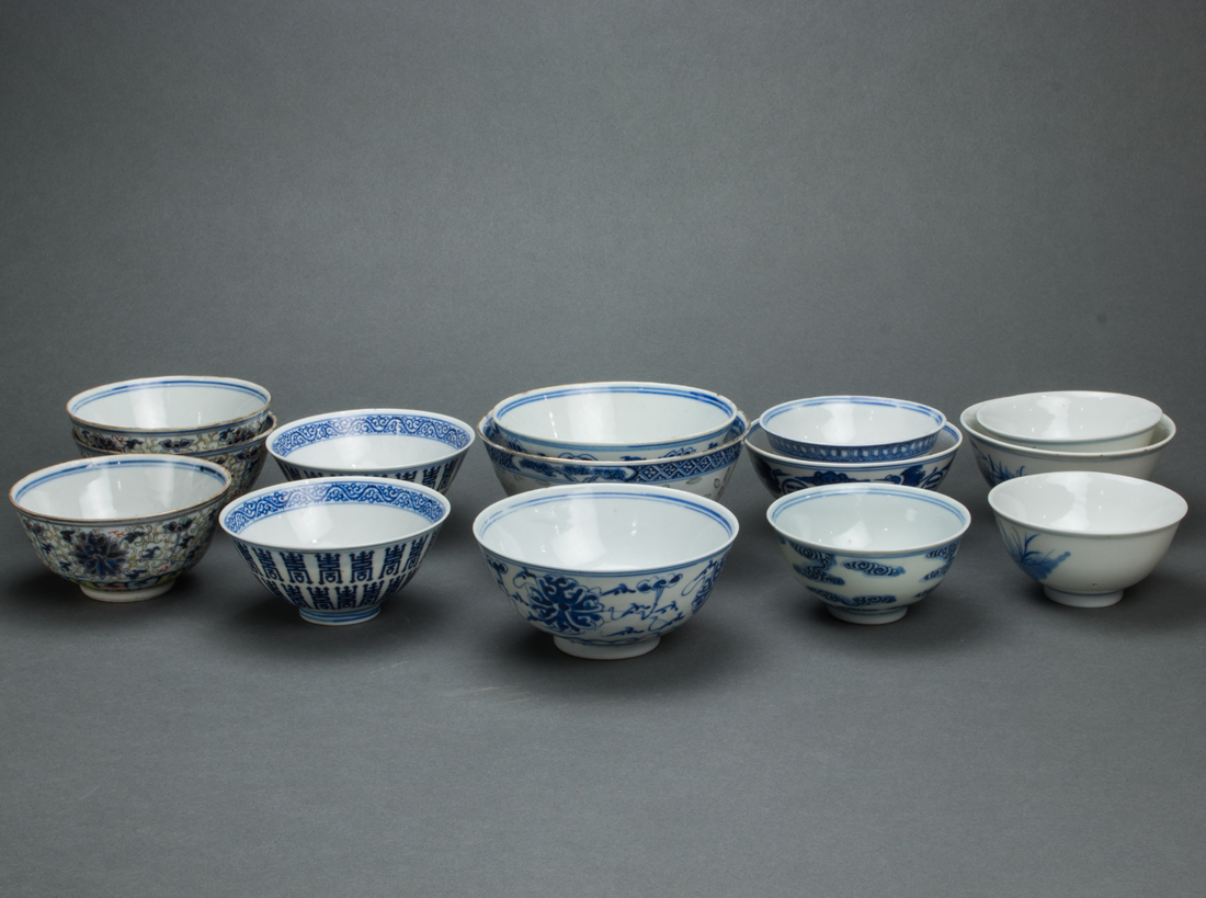 GROUP OF CHINESE UNDERGLAZE BLUE