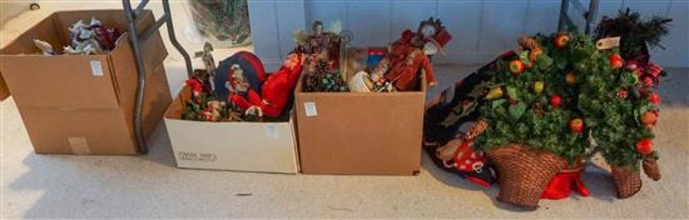 GROUP OF CHRISTMAS DECORATIONSGroup