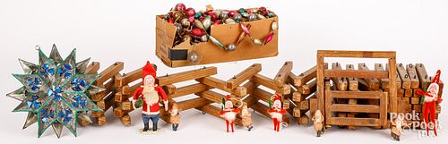 GROUP OF CHRISTMAS ITEMSGroup of