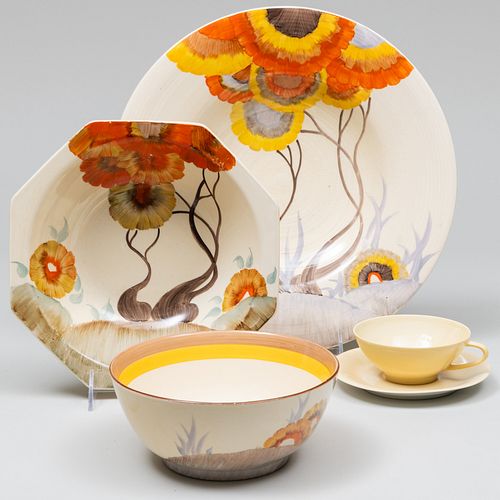 GROUP OF CLARICE CLIFF POTTERY IN