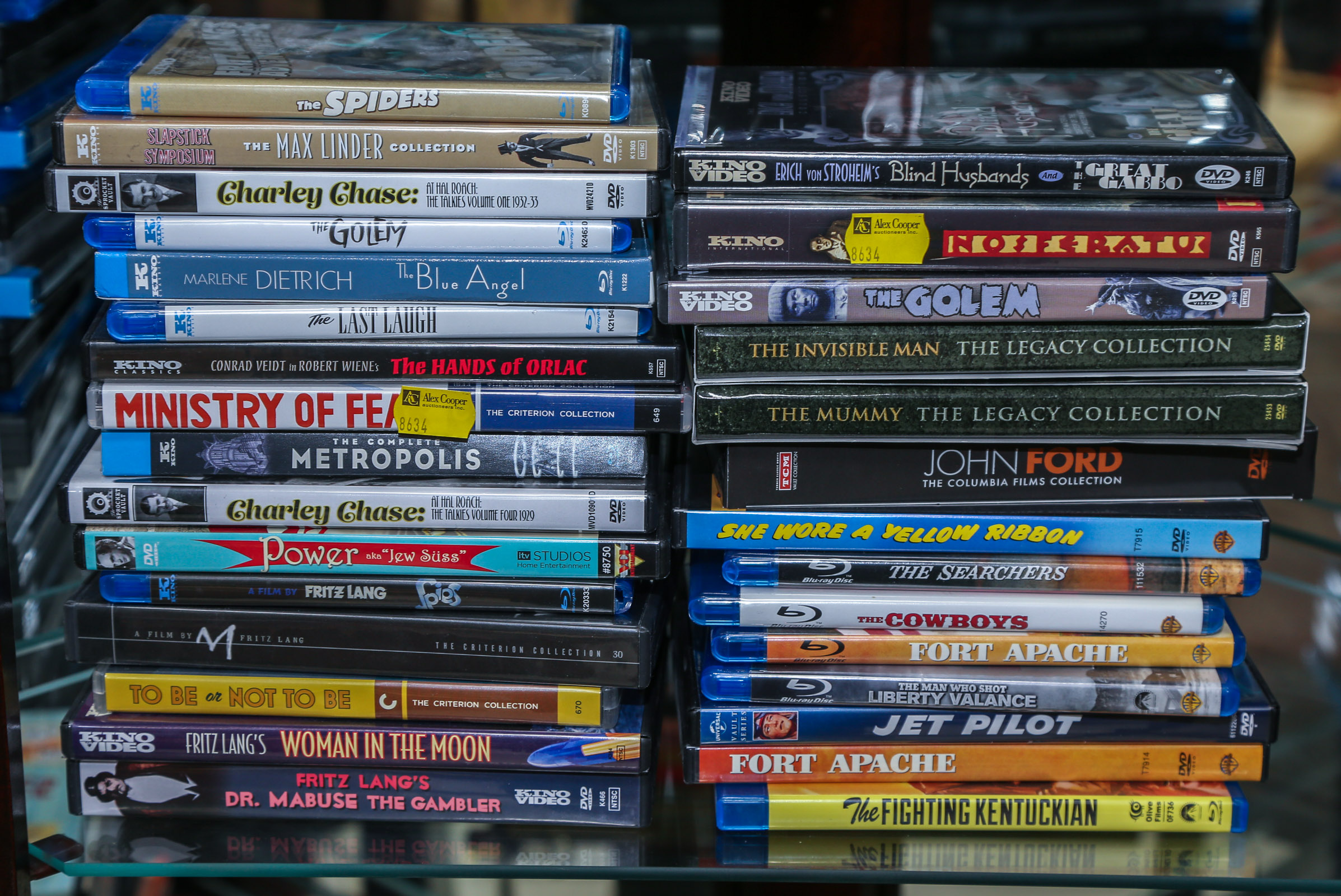 GROUP OF CLASSIC MOVIES ON DVD