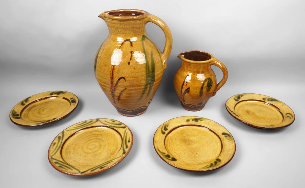 GROUP OF CLIVE BOWEN STUDIO POTTERY