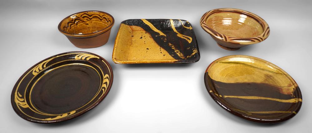 GROUP OF CLIVE BOWEN STUDIO POTTERY
