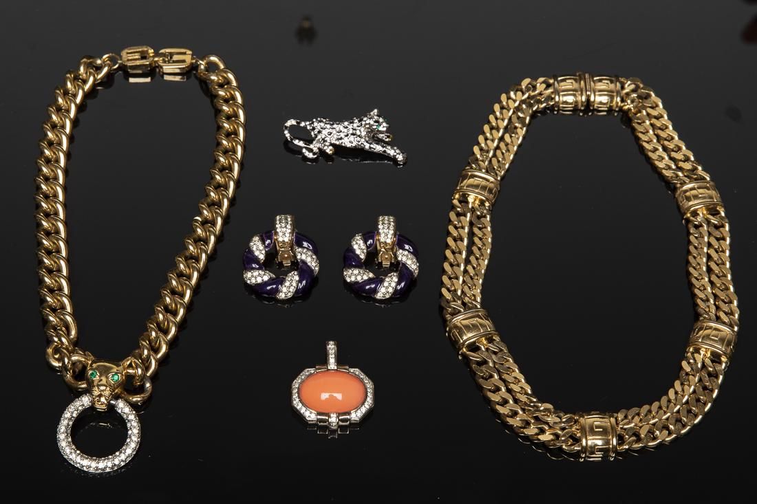 GROUP OF COSTUME JEWELRY