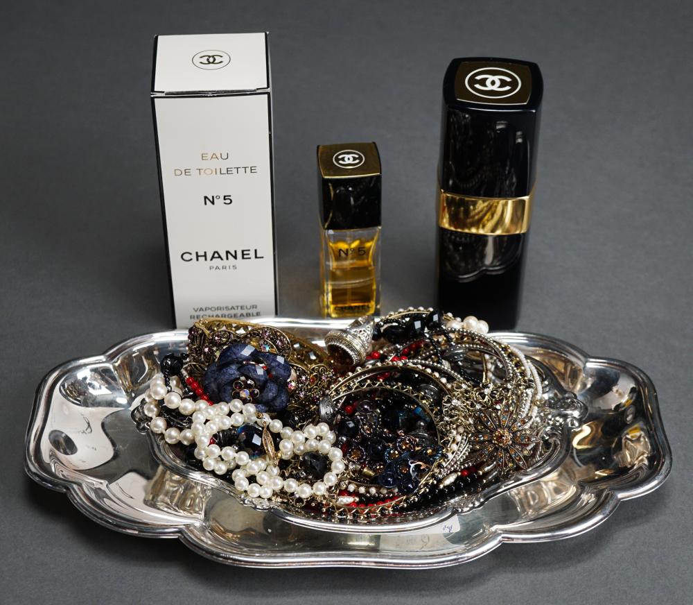GROUP OF COSTUME JEWELRY,
