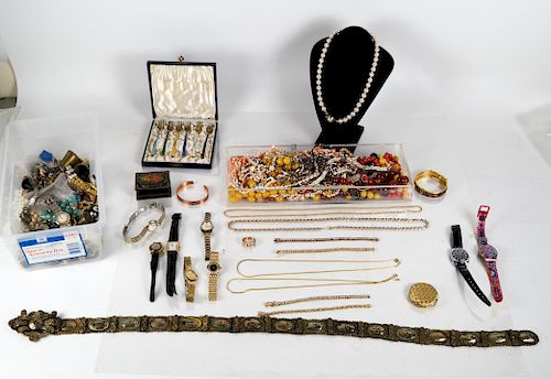GROUP OF COSTUME JEWELRYGroup of