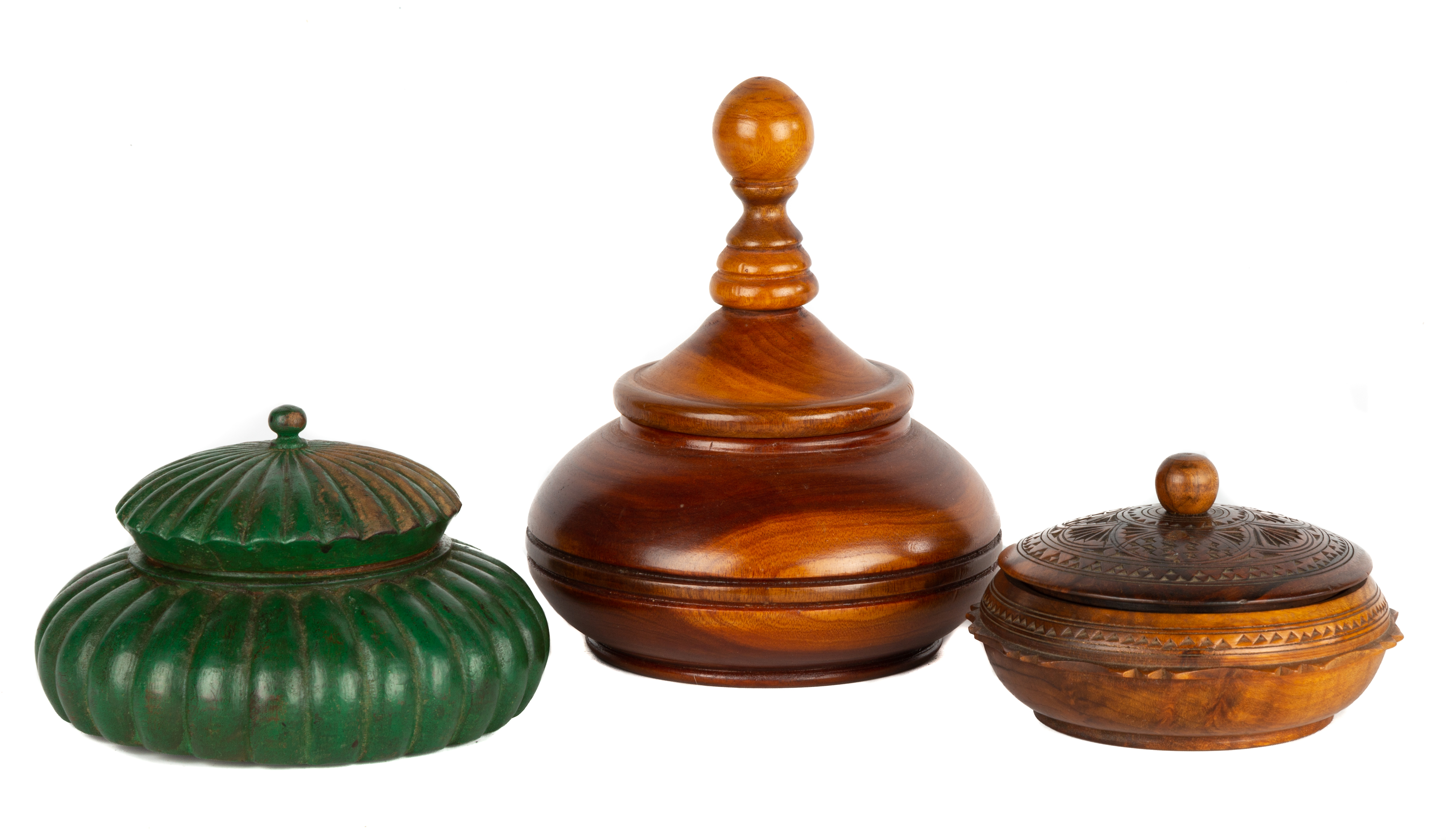 GROUP OF COVERED TUREENWARE Group