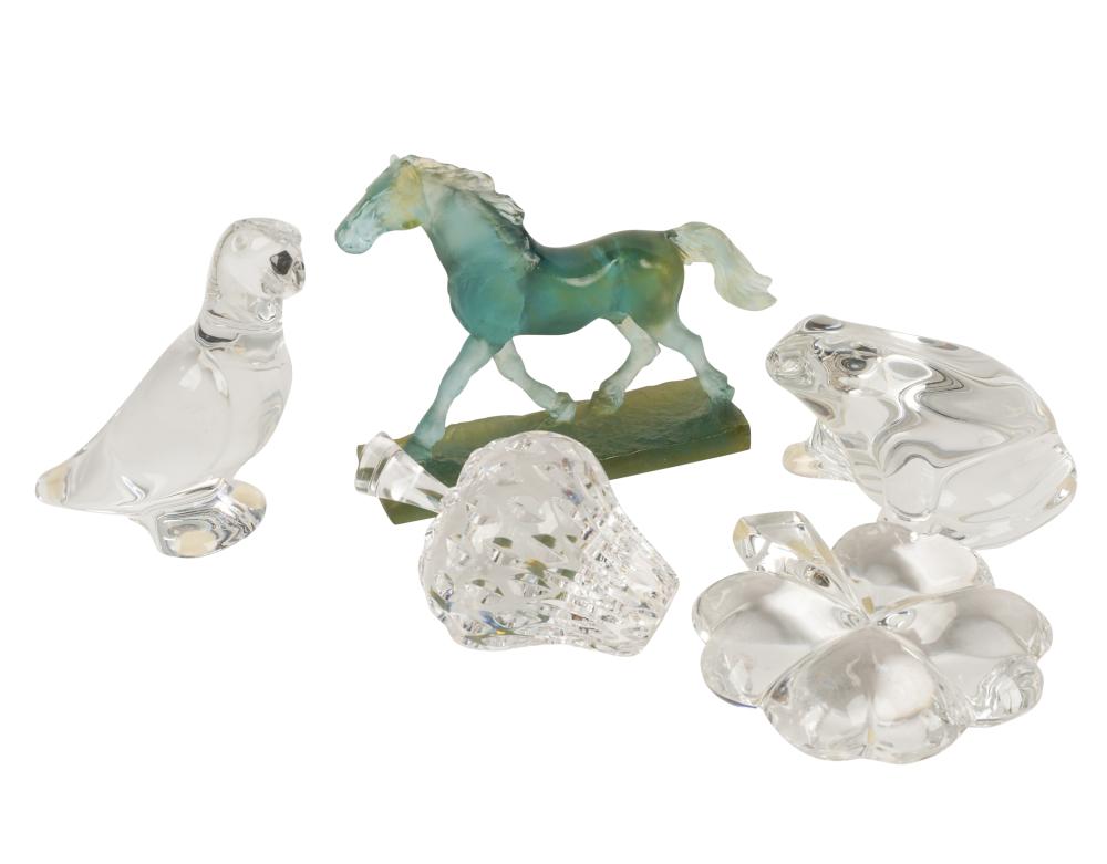 GROUP OF CRYSTAL FIGURES AND