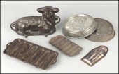 GROUP OF CULINARY ITEMS. Compr