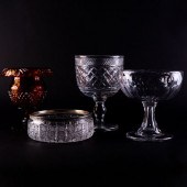 GROUP OF CUT GLASSWAREComprisi
