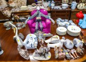 GROUP OF DECORATIVE FIGURES &