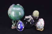 GROUP OF DECORATIVE GLASS AND