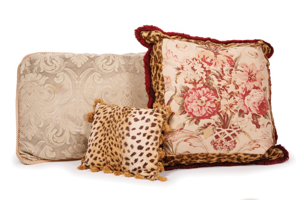 GROUP OF DECORATIVE PILLOWSGroup of