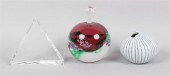 GROUP OF DECORATIVE TABLE ITEM